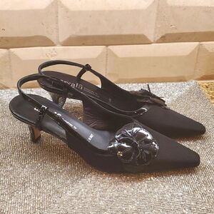 AMALFI Black Fabric and Patent Heels - Size 4 1/2‎